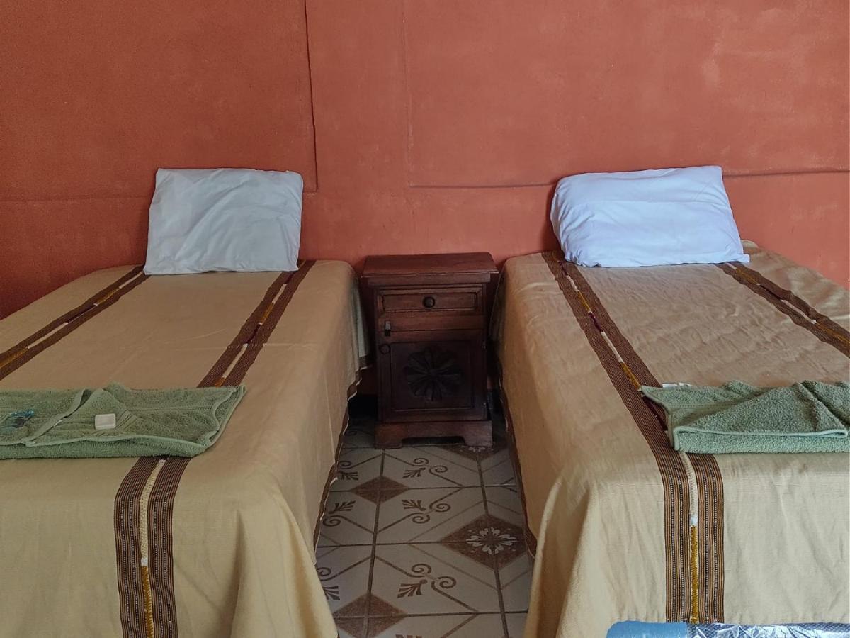 Casa Elefante Dormido Hotell Panajachel Eksteriør bilde
